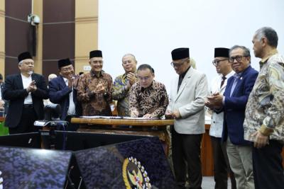 SAH! Biaya Haji 2027 Melonjak Tajam, Kuras Nilai Manfaat Rp8,8 Triliun