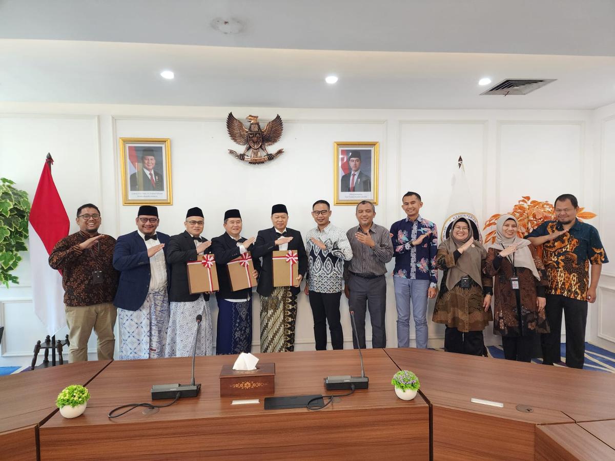 BPK Serahkan Laporan Hasil Pemeriksaan atas Laporan Keuangan Kementerian Haji dan Umrah Tahun Anggaran 2025