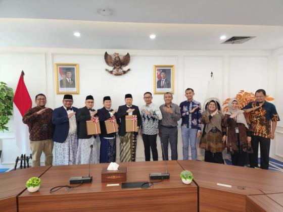 BPK Serahkan Laporan Hasil Pemeriksaan atas Laporan Keuangan Kementerian Haji dan Umrah Tahun Anggaran 2025