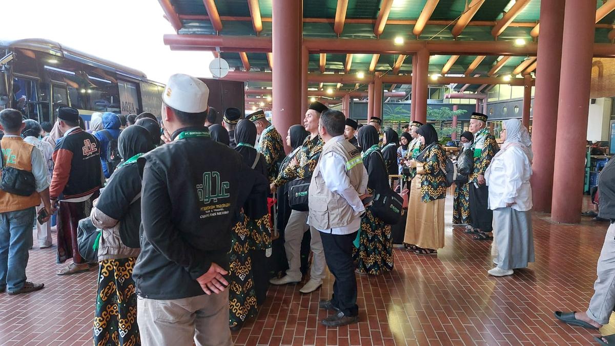 Bandara Soetta Kembali Dibuka, Bagaimana Nasib Penerbangan Umrah yang Tertahan?