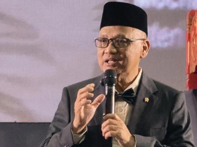 Akui Angkat Anak Jadi Tenaga Ahli, Menhaj Klarifikasi