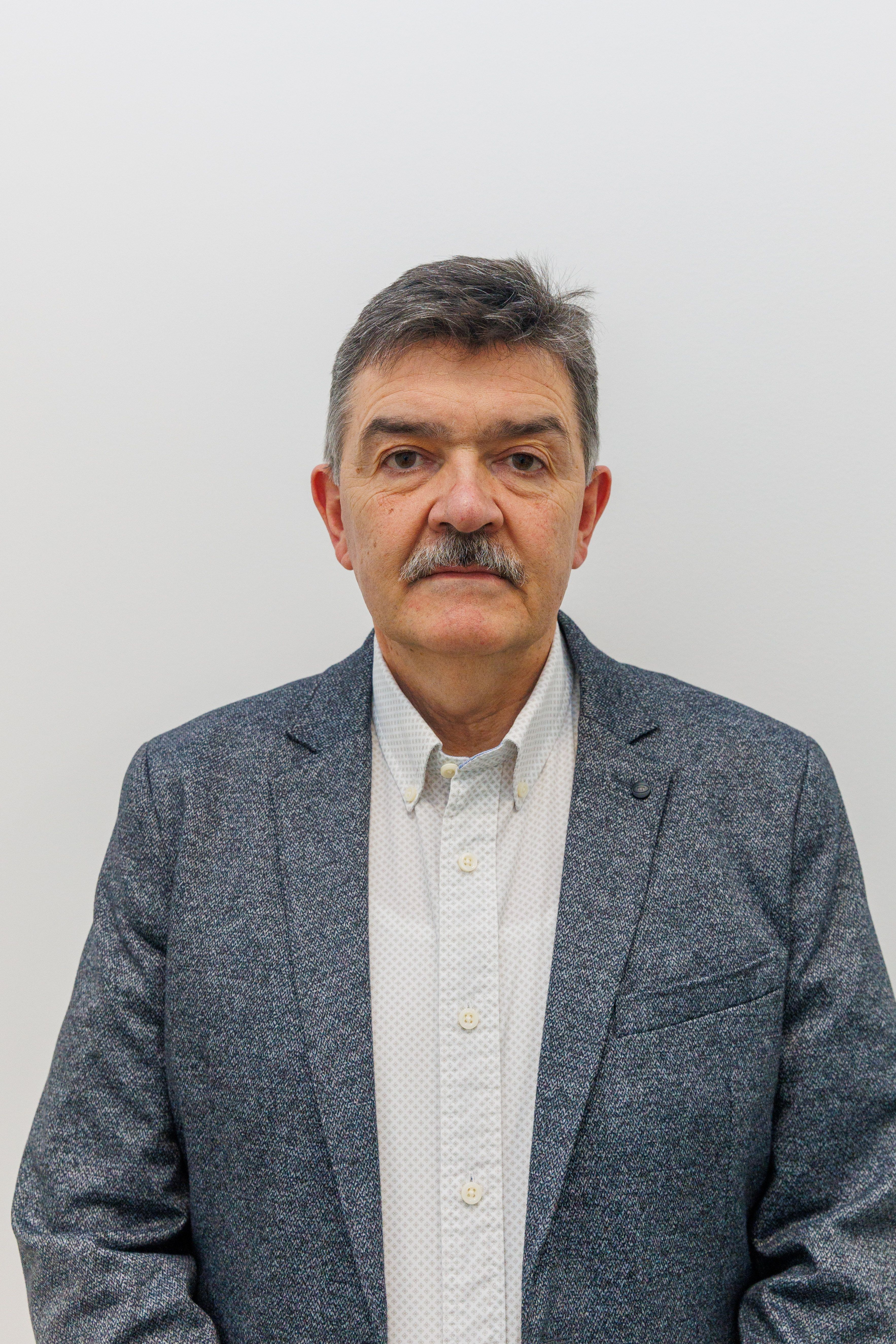 dr Karolj Čakanj