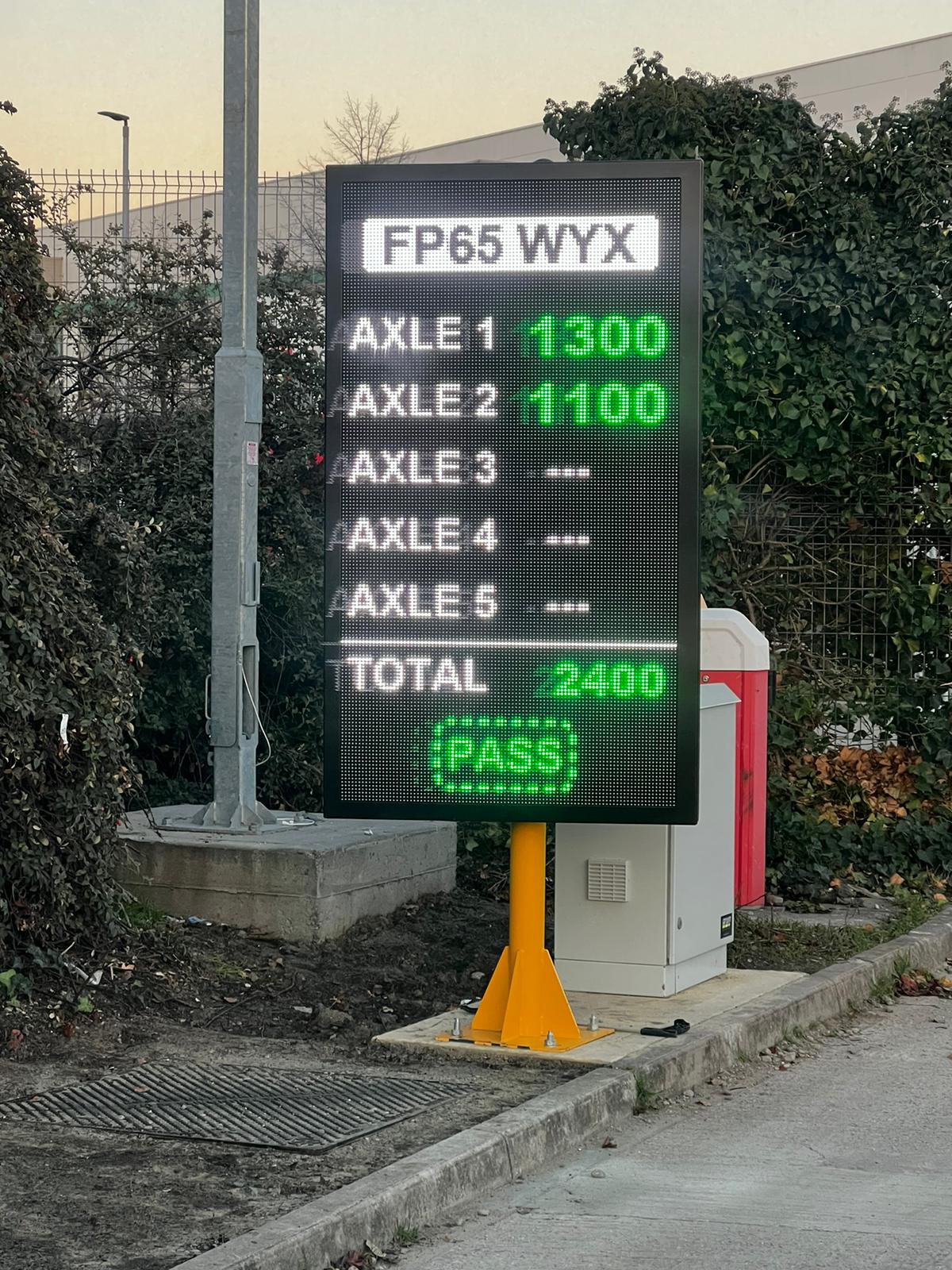 Weigh bridge electronic sign