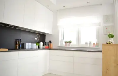 Vibrant Living Space Design in an 80 sq m Apartment