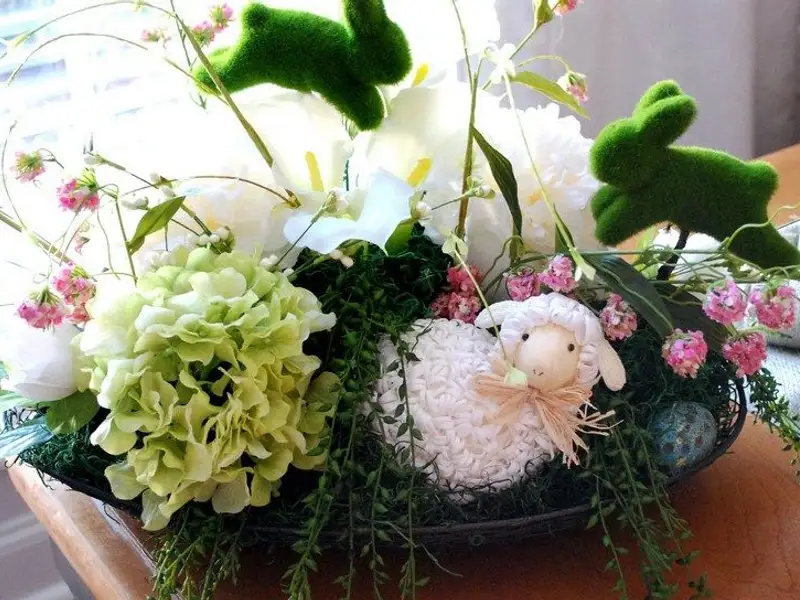 Aranjamente florale originale pentru Paste