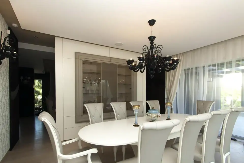 Elegance Down to the Details of a House in Voluntari