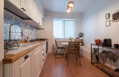 Vacation Atmosphere: 3-Bedroom Apartment Design in Bucharest