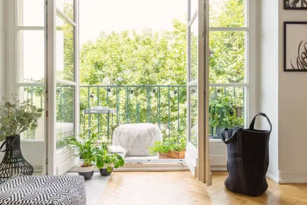 Trucuri simple și rapide privind amenajarea unui balcon deschis