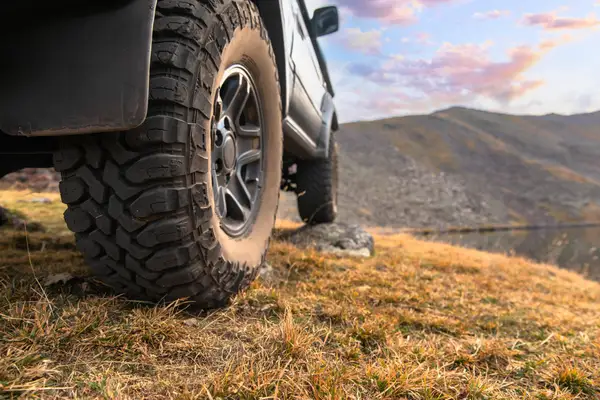 Anvelope off-road pentru SUV-uri cu tracțiune integrală și limitele pe care trebuie să le cunoști