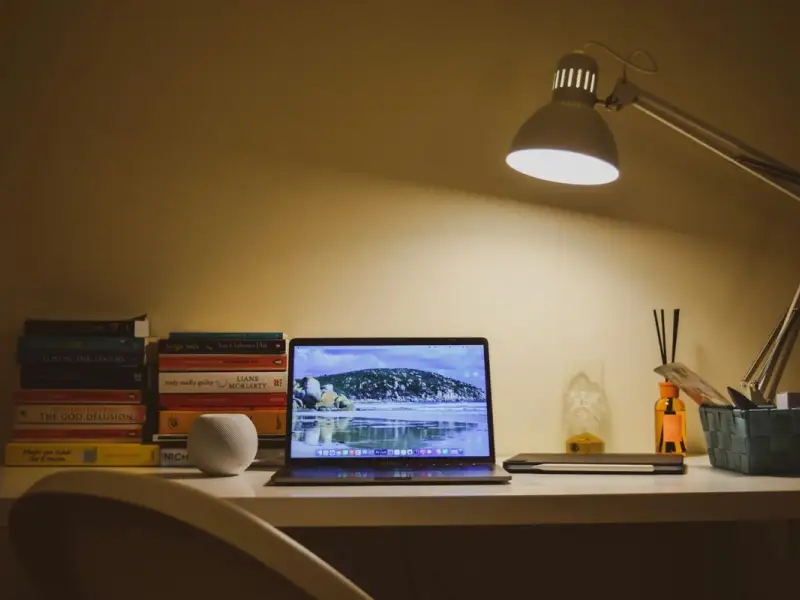 Cum alegi iluminatul perfect pentru spațiul de studiu al celor mici