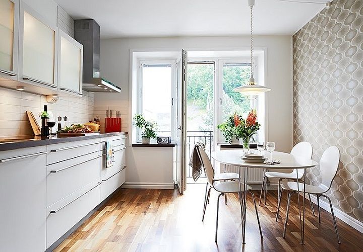 Integrating Dining into a Small Space
