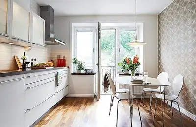 Integrating Dining into a Small Space