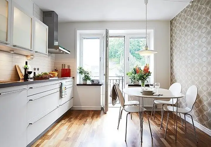 Integrating Dining into a Small Space