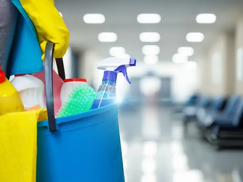 Cum se folosesc corect produsele de curățenie profesionale în retail, birouri și industrie: ghid aplicat IgienaPHS