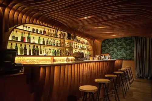 Barul Paradiso din Barcelona: o poveste a designului fascinant