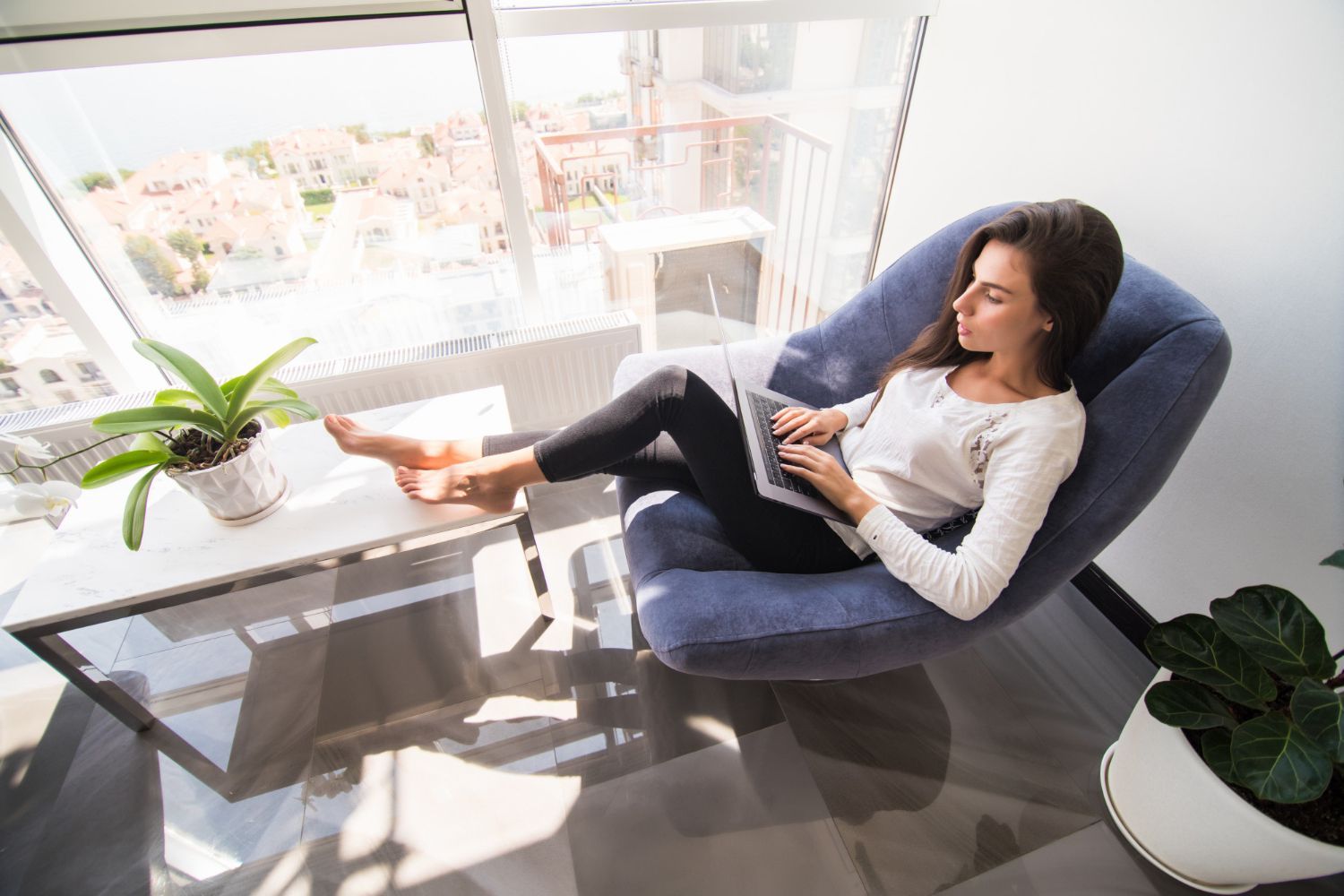 Cum să creezi un colț de relaxare perfect în apartament: idei și inspirație
