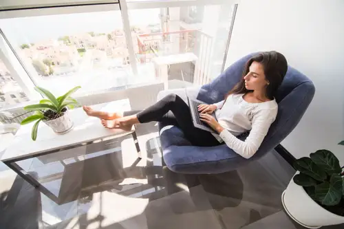 Cum să creezi un colț de relaxare perfect în apartament: idei și inspirație