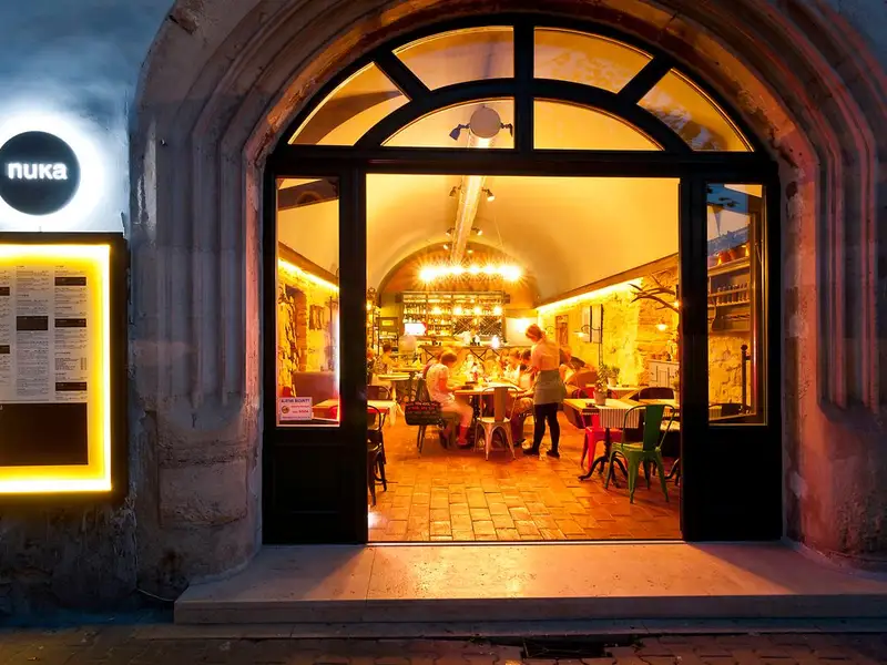 Nuka Bistro – un local unde gasesti intotdeauna un motiv sa stai mai mult decat ti-ai propus