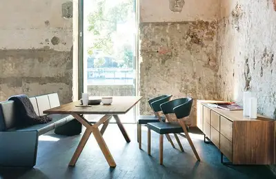 Timeless and Discreet: Girsberger Dining Tables