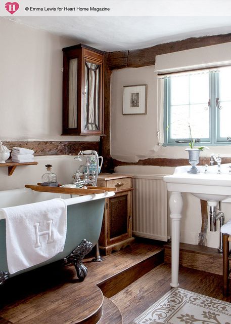 Modern Bohemians or Sophisticated Retro/Vintage Interiors?