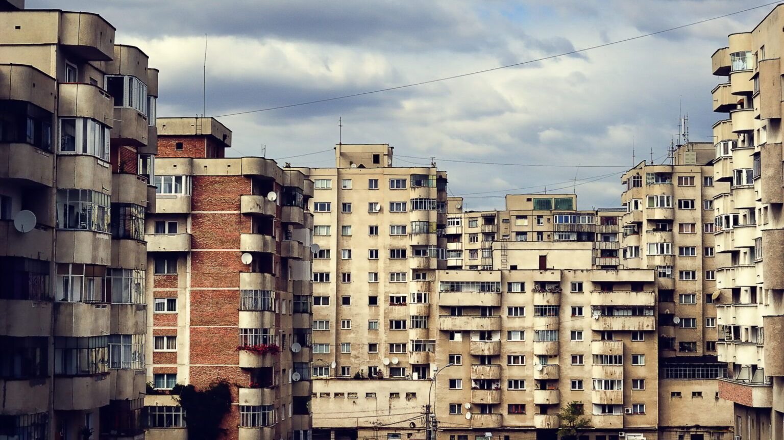 Costuri de achiziție și întreținere: Apartament vs. Casă – Ce Alegere Este Mai Avantajoasă?