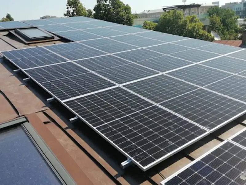 Casa ta poate produce propria energie. Ce trebuie să știi înainte să instalezi panouri fotovoltaice
