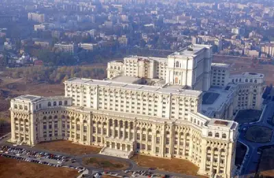 The People's House: Architecture of a Silent History