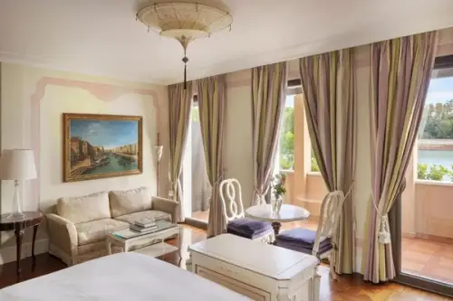 Hoteluri cu tematică istorică: O călătorie în timp prin intermediul lor