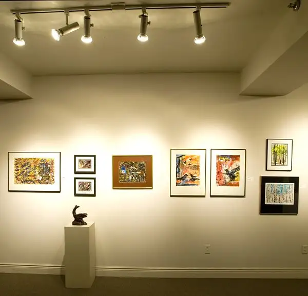 Highlighting Paintings with Lighting Fixtures