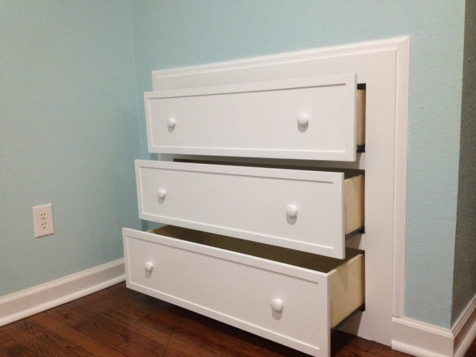 How to Build a Built-in Wardrobe