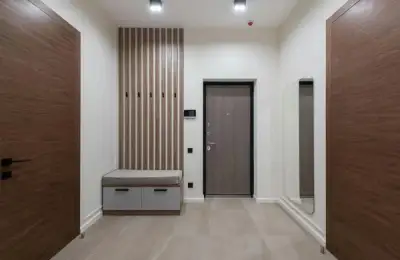 Hardwood Flooring vs. Tile in the Hallway