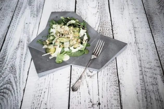 Modern and Unique Plate and Dish Designs - Concrete Plates