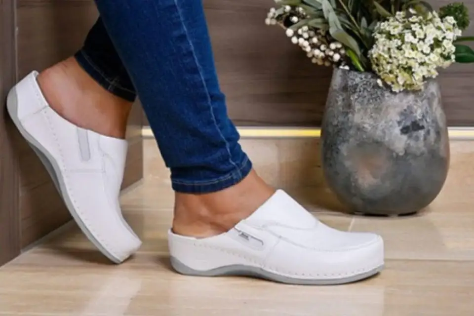Saboți de casă Batz pentru dame: de ce îi alegi de la magazinul La Paloma pentru confortul de acasă?