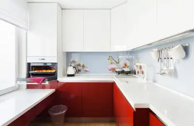 Colorful Accents in a Two-Bedroom Apartment