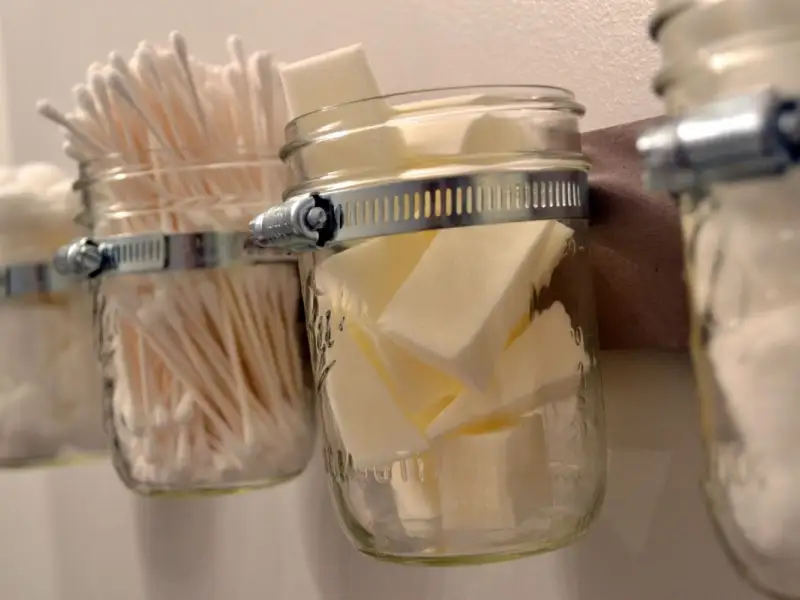 10 solutii de depozitare handmade pentru bai