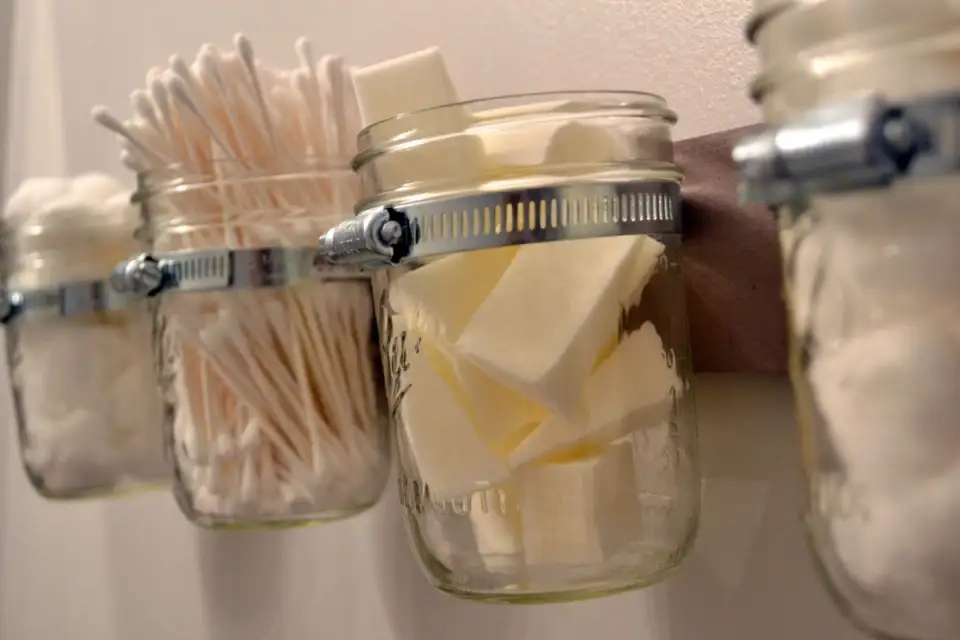 10 solutii de depozitare handmade pentru bai