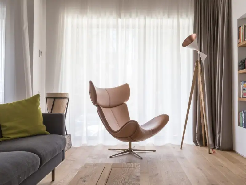 Frumusetea minimalismului Beton, lemn de stejar si accente din piele in amenajarea unui apartament de 100 mp din Bucuresti