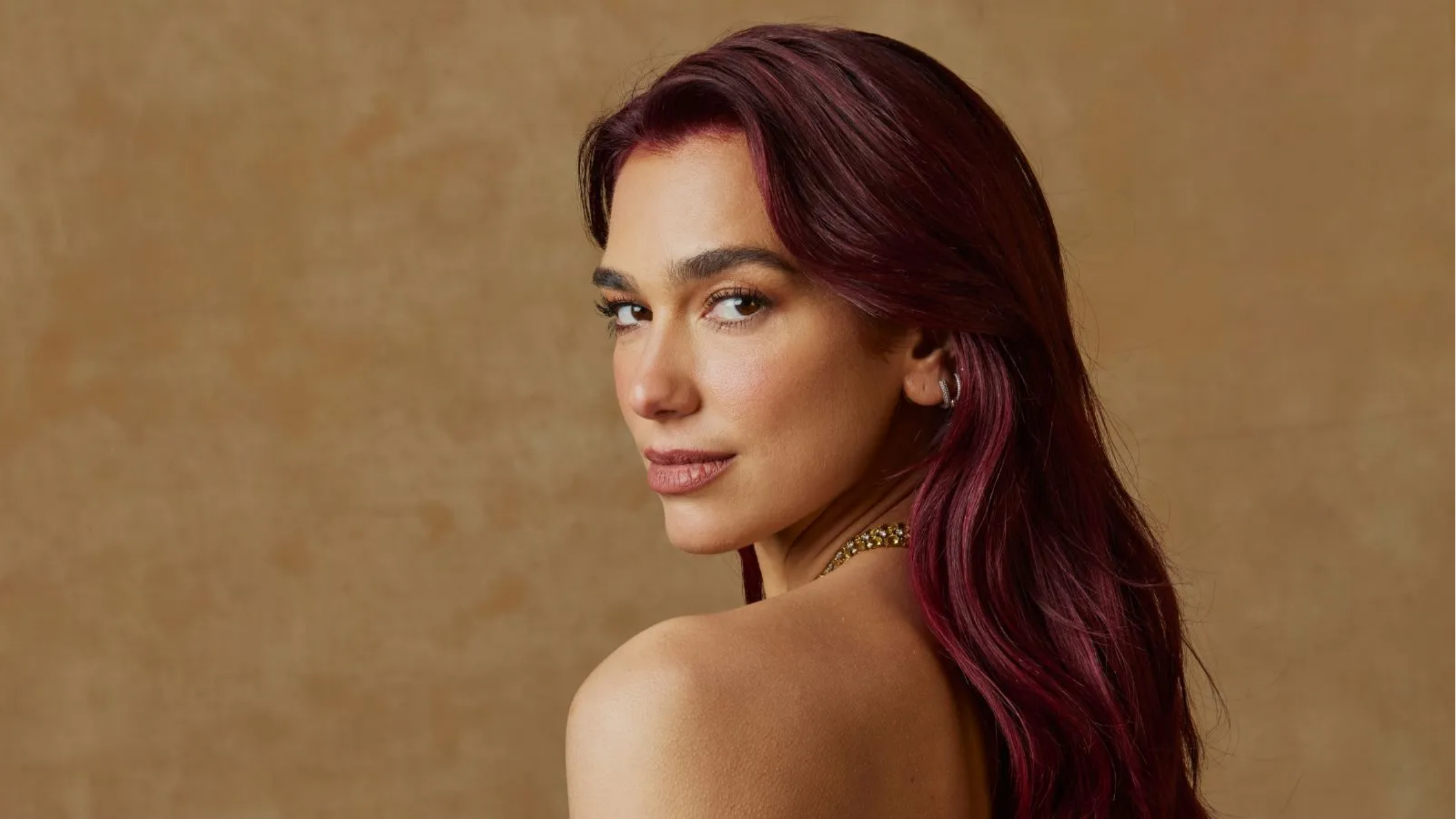 Bucătăria ca o stare de spirit: Ce ne învață Dua Lipa despre culorile anului 2026 și depozitarea care atinge tavanul