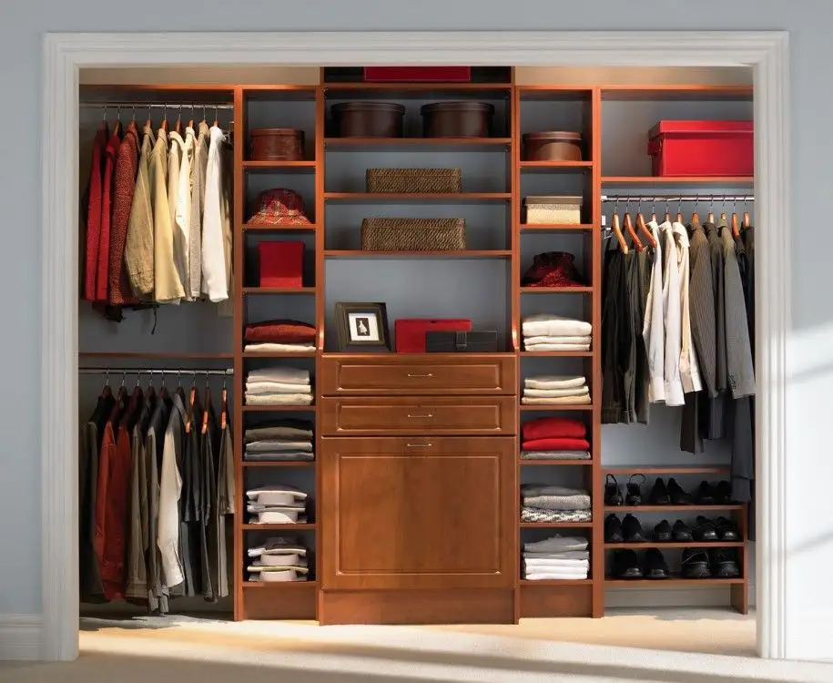 How to Compartmentalize the Interior of a Clothes Wardrobe