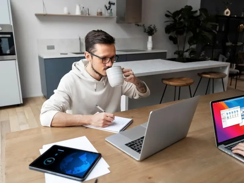 Biroul de acasă productiv și plăcut: idei de amenajare pentru concentrare și creativitate