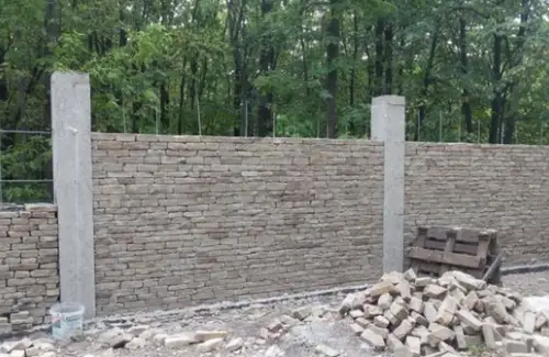 Cele mai populare tipuri de piatra pentru construirea de garduri
