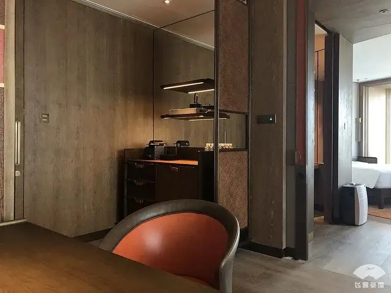 Doresti sa iti construiesti un mini bar la tine in casa? Uite cativa pasi simpli