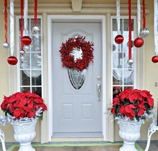 Christmas Decorations for the Front Door