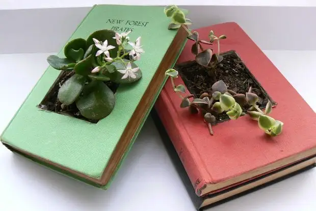 How to Make Flower Pots from Old Books