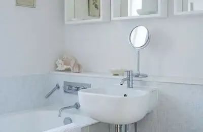 7 Essential Ideas for a Small Bathroom