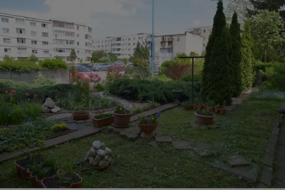 Idei și beneficii ale grădinilor comune pentru vecinii care locuiesc la bloc