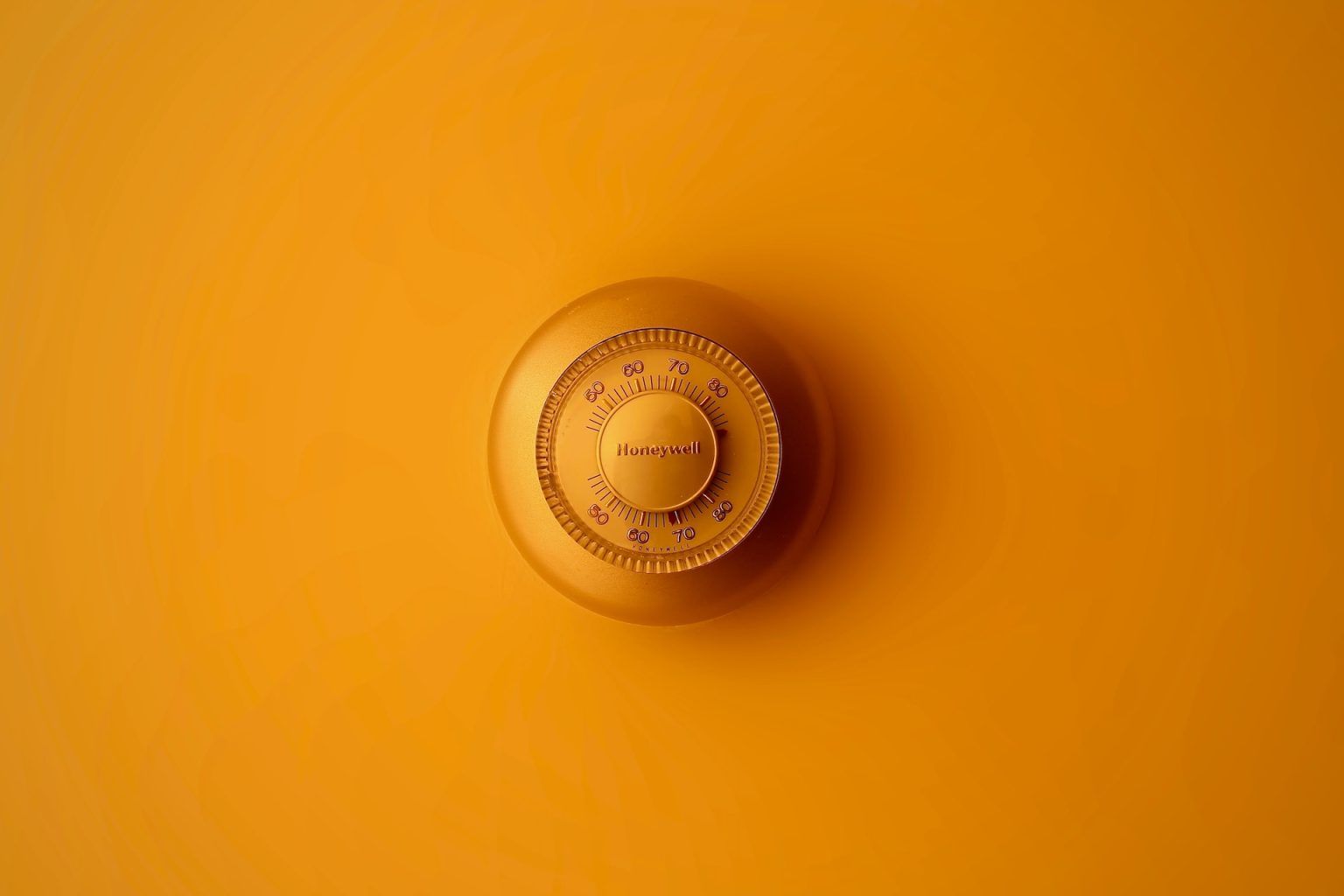 Why Installing a Central Heating Thermostat in Your Home Is Beneficial