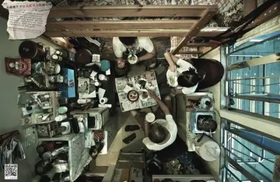 Incredible 12 sq m Apartments Where People Live in Hong Kong