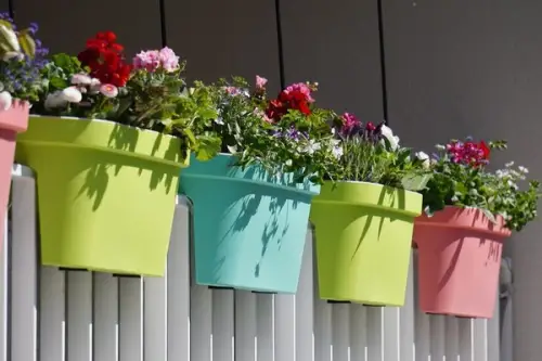 Alegerea jardinierei potrivite pentru balcon