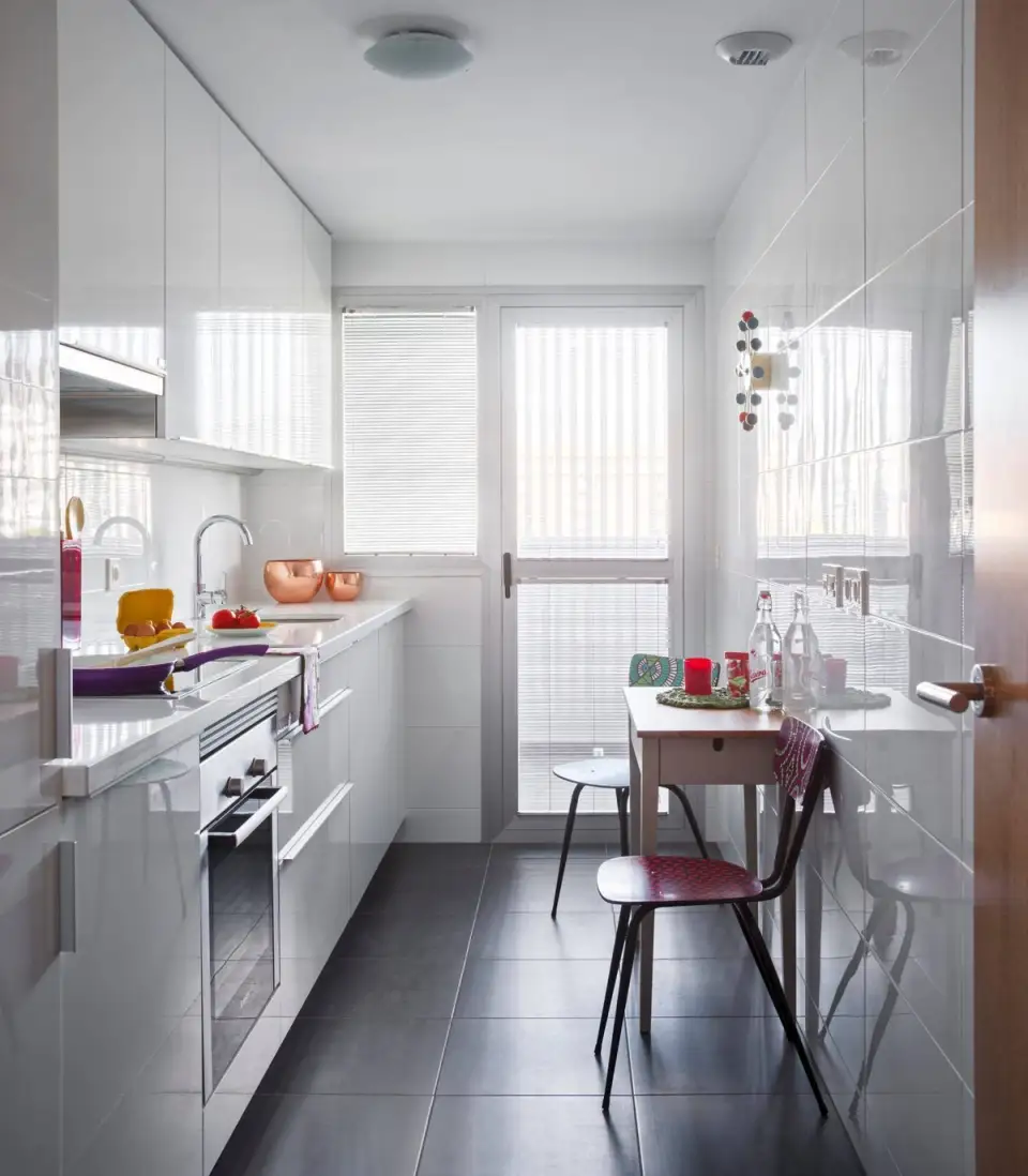 10 bucatarii moderne amenajate in spatii mici